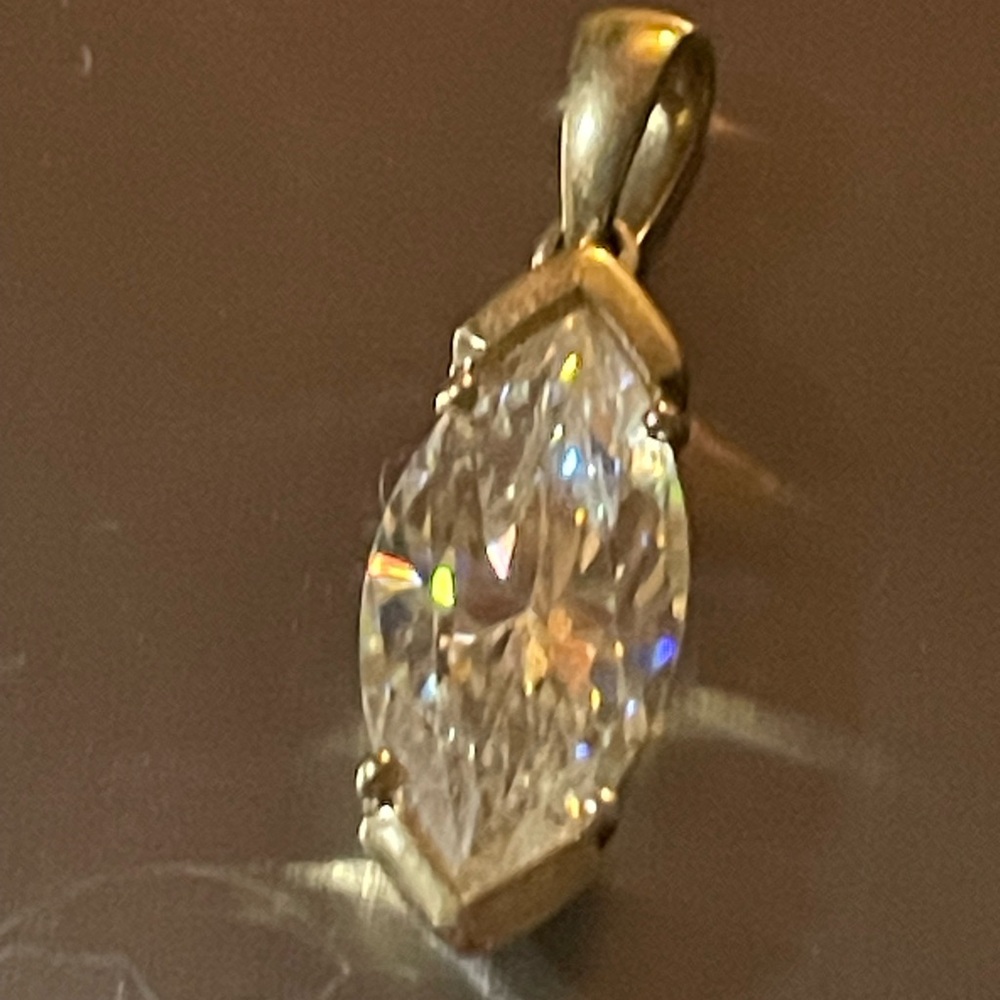 10K StrontianiteGem Gold Pendant